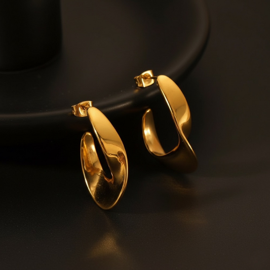 Aurelia Curve Earrings