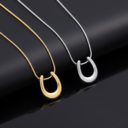 Horseshoe Inspired Curve Necklace